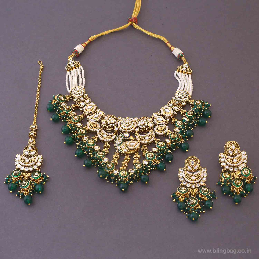 Emerald Srujana Kundan Jewellery Set