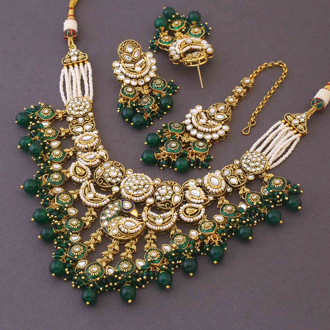 Emerald Srujana Kundan Jewellery Set