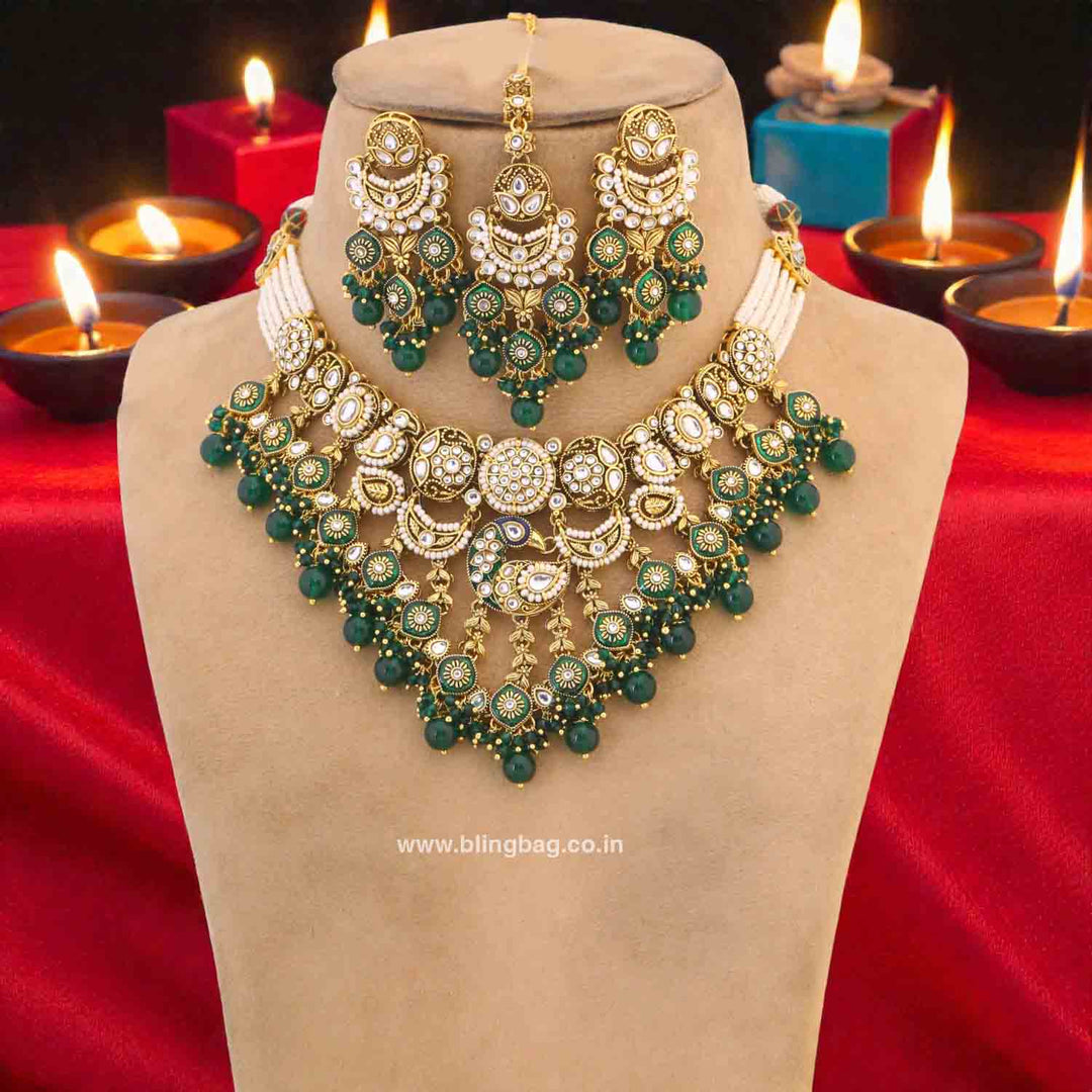 Emerald Srujana Kundan Jewellery Set