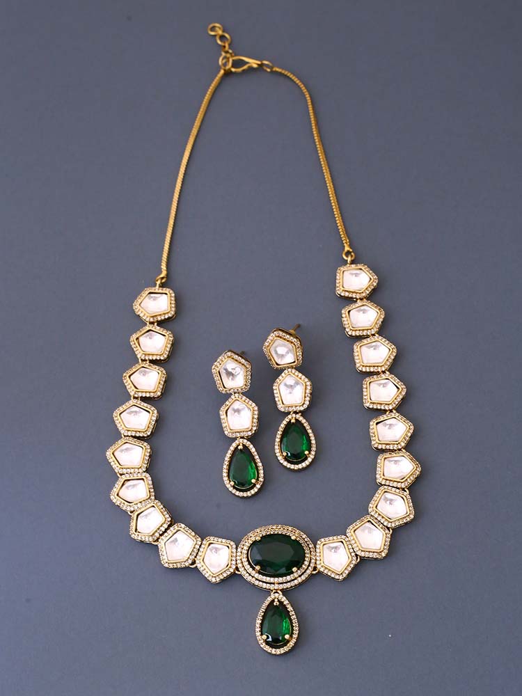 Emerald Sula Victorian Jewellery Set - New Arrival