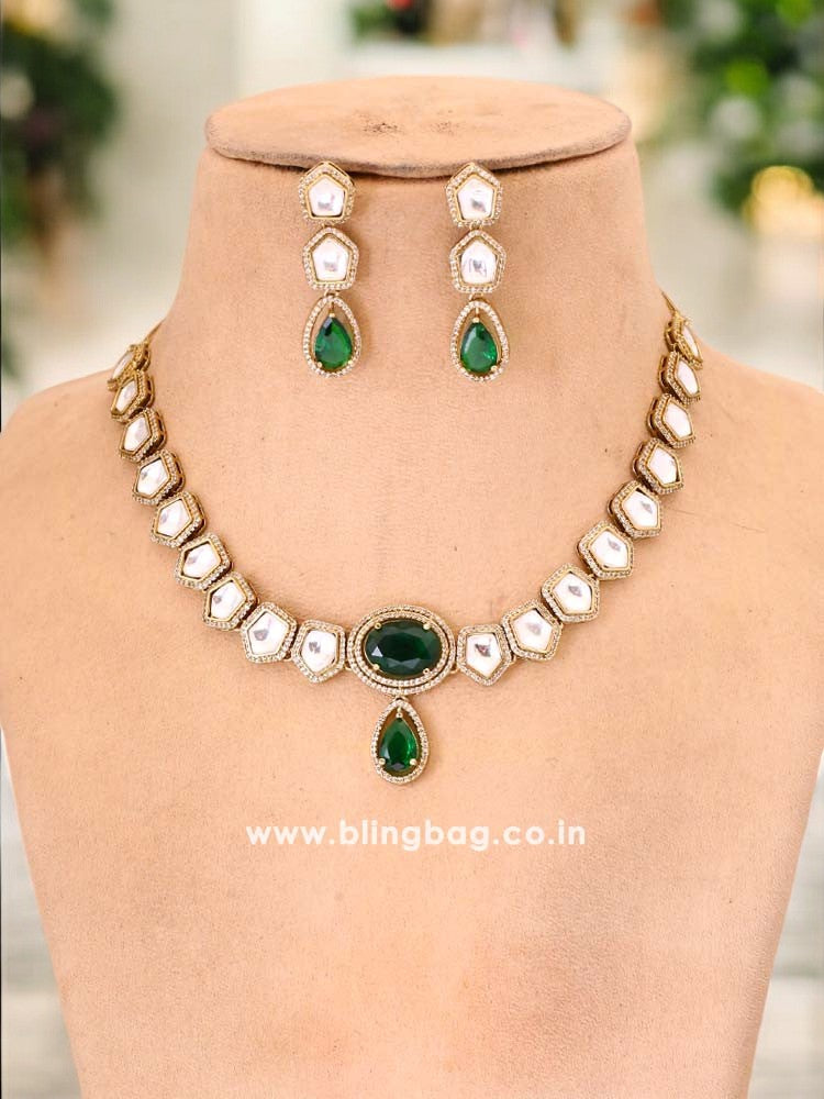 Emerald Sula Victorian Jewellery Set - New Arrival