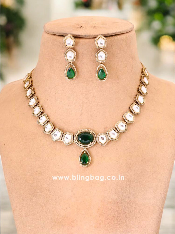 Emerald Sula Victorian Jewellery Set - New Arrival