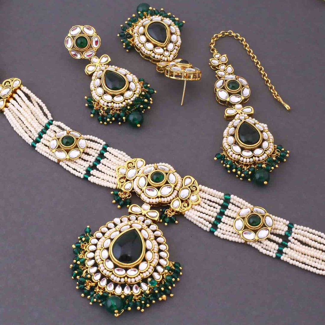 Emerald Sumedha Kundan Jewellery Set