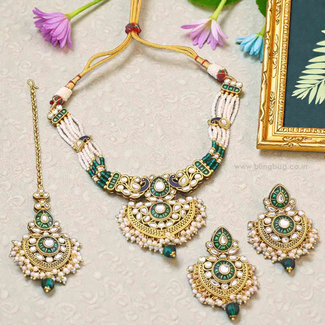 Emerald Suvitha Kundan Jewellery Set