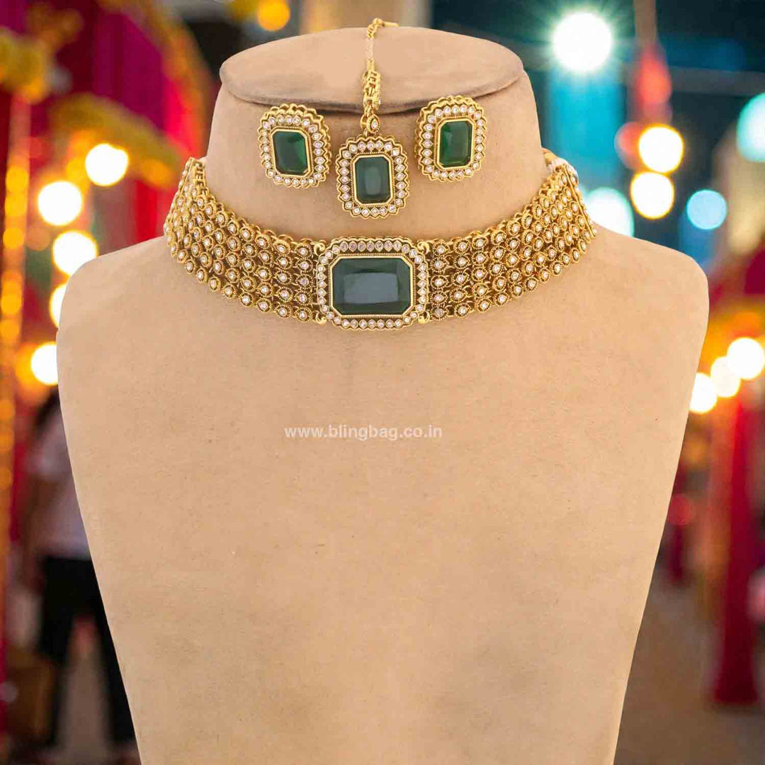 Emerald Tanirshi Kundan Jewellery Set