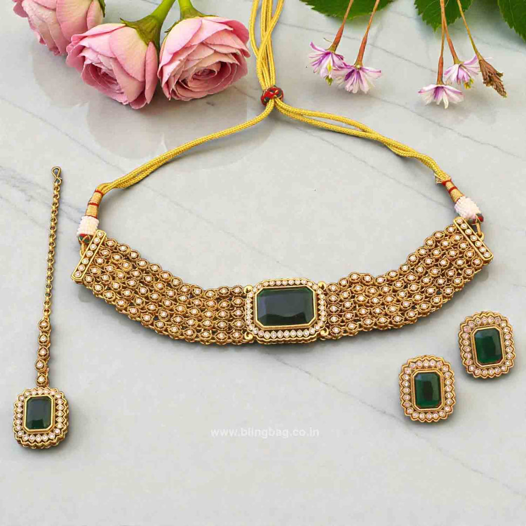 Emerald Tanirshi Kundan Jewellery Set