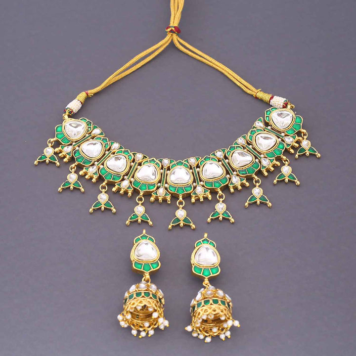 Emerald Taruja  Kundan Jewellery Set