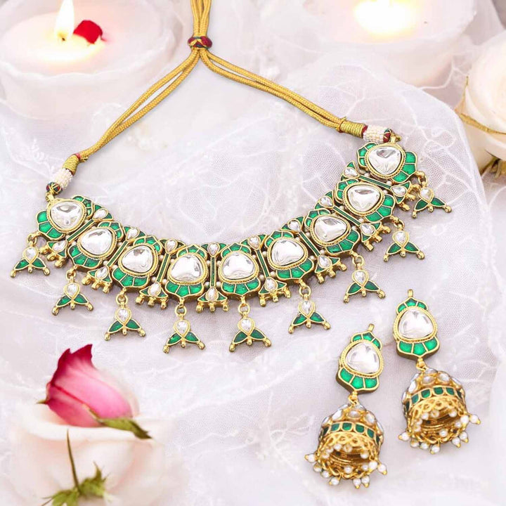 Emerald Taruja  Kundan Jewellery Set