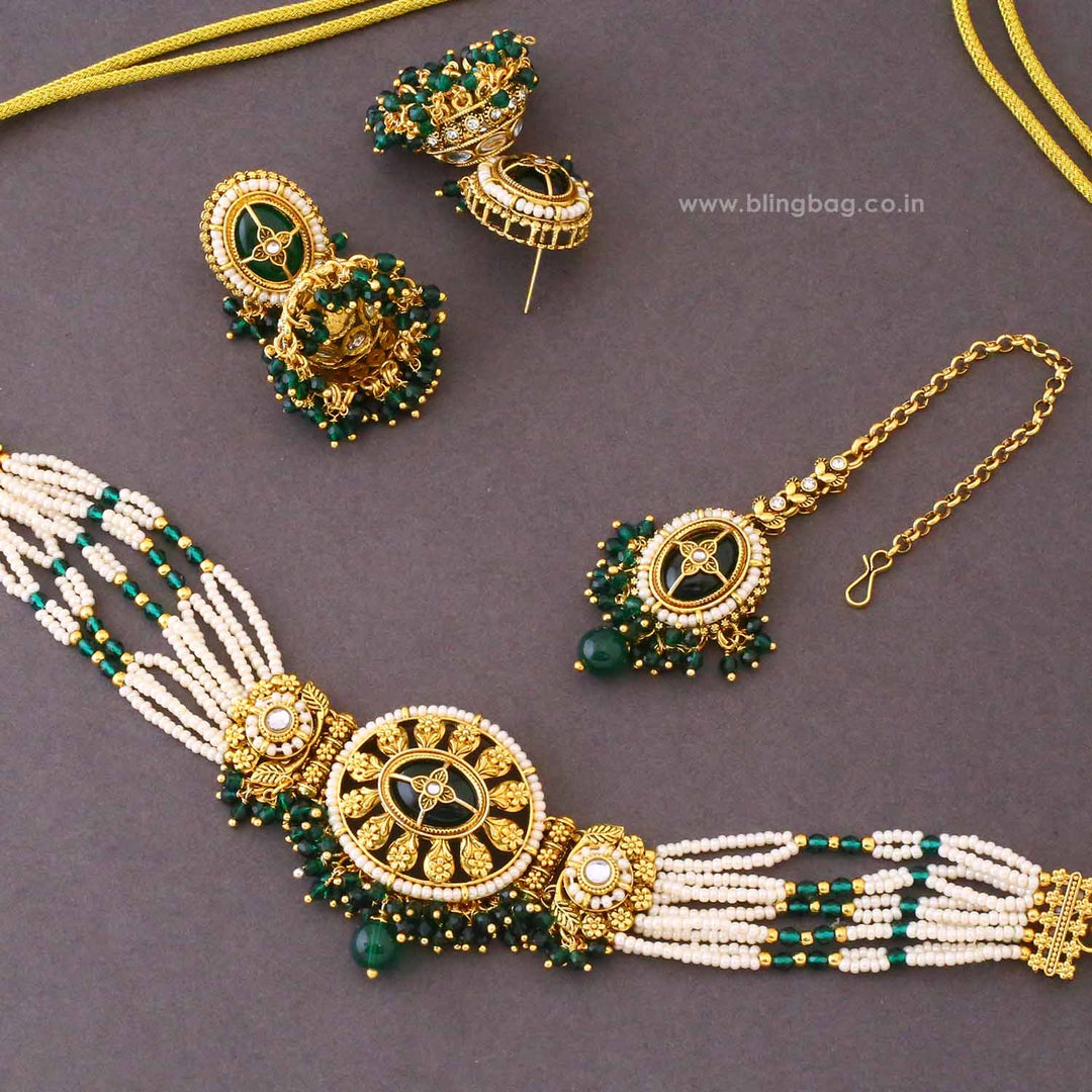 Emerald Tavya Kundan Jewellery Set