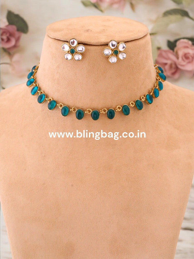 Emerald Tulsikaa Kundan Jewellery Set