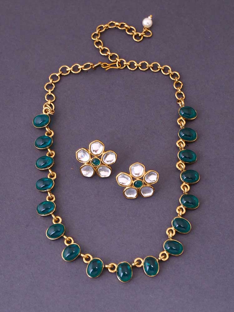 Emerald Tulsikaa Kundan Jewellery Set