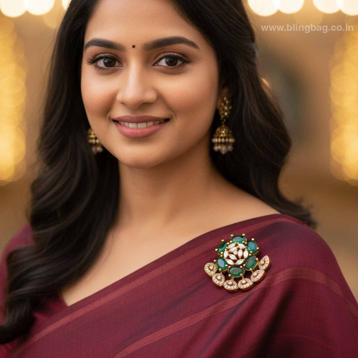 Emerald Urishe Brooch