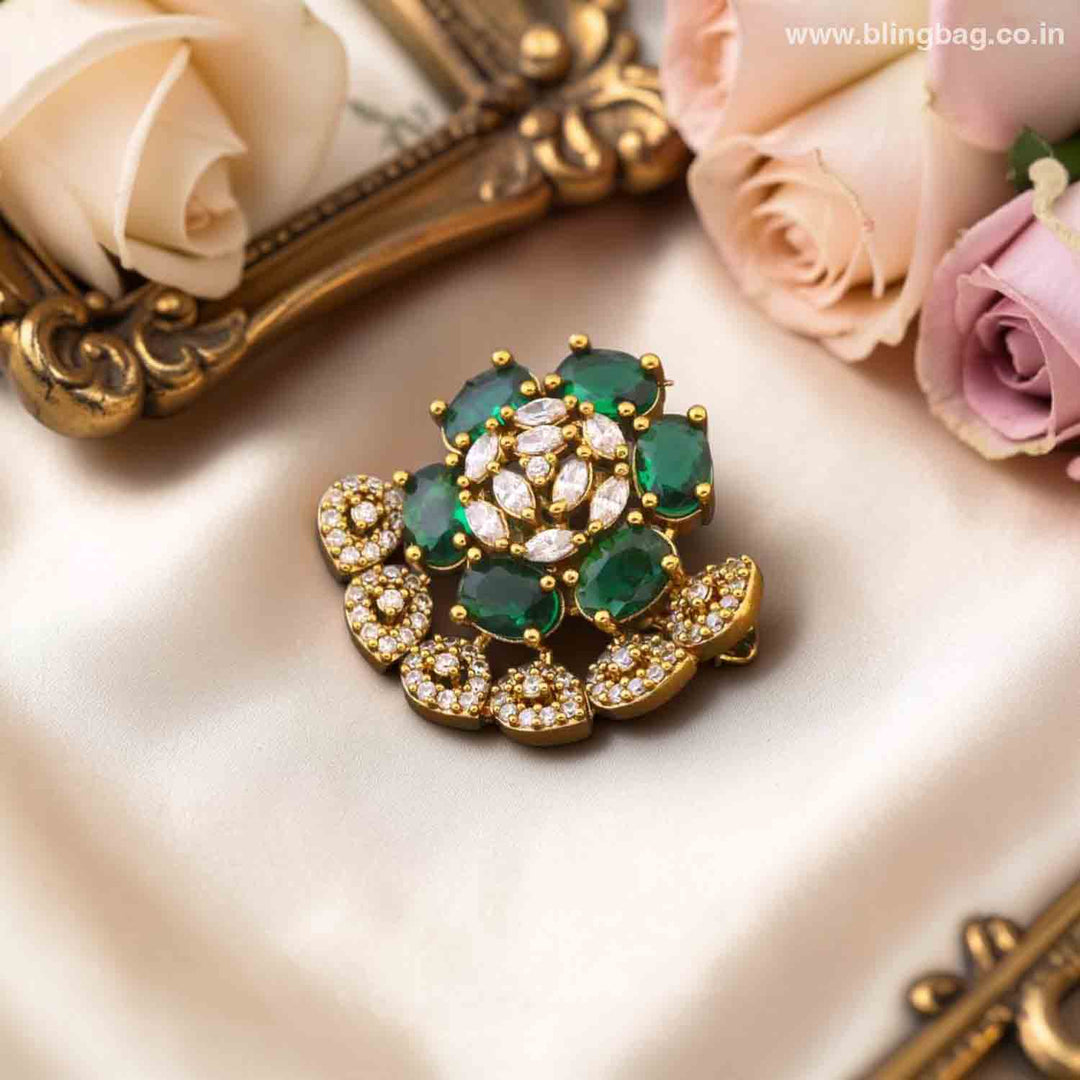 Emerald Urishe Brooch
