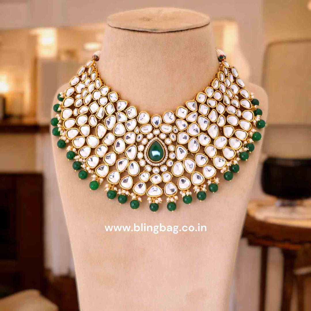 Emerald Vandanti Kundan Jewellery Set