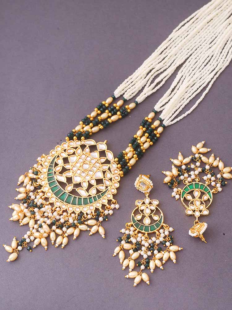 Emerald Varnika Jewellery Set
