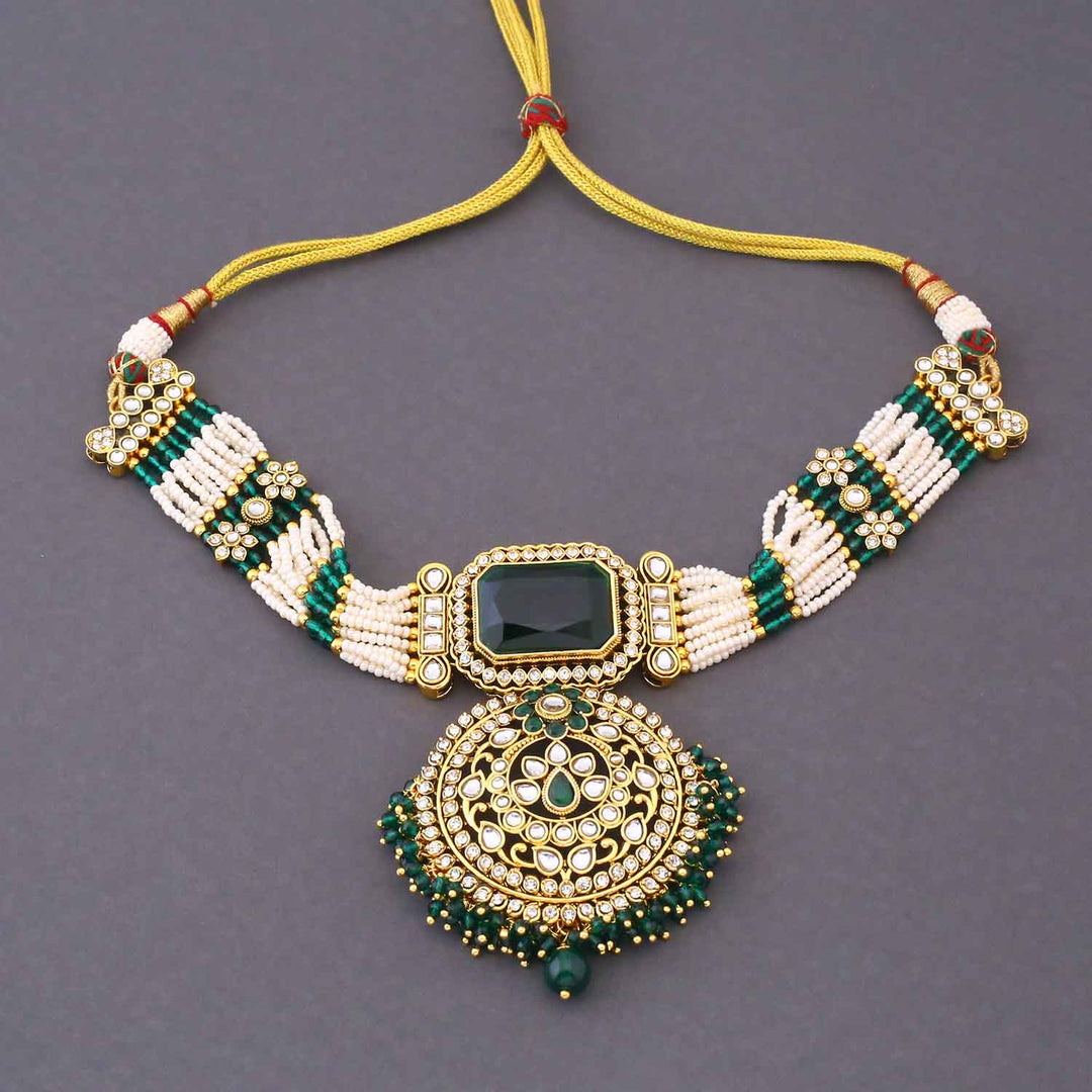 Emerald Varnika Kundan Bridal Jewellery Set