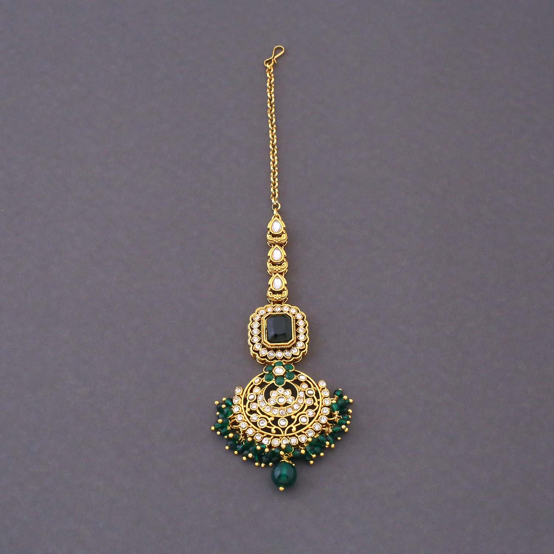 Emerald Varnika Kundan Bridal Jewellery Set