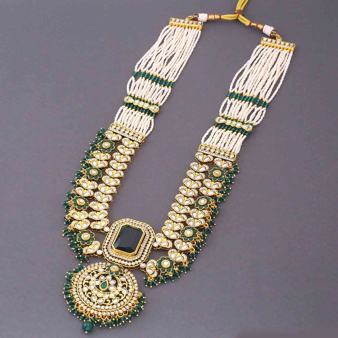 Emerald Varnika Kundan Bridal Jewellery Set