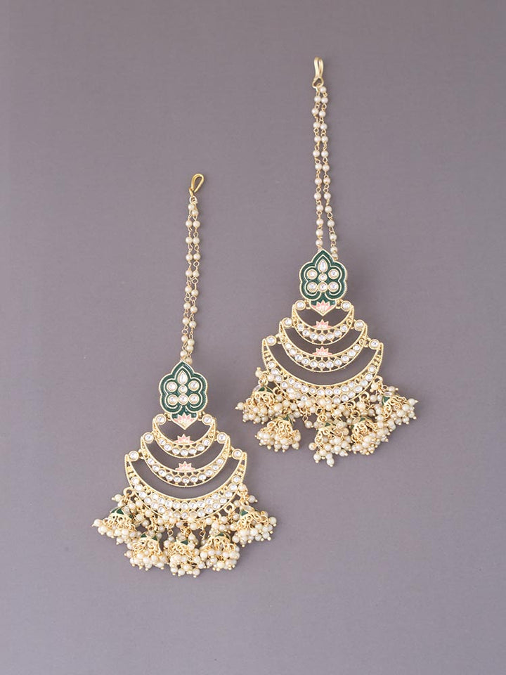 Emerald Veena Sahara Chandbalis