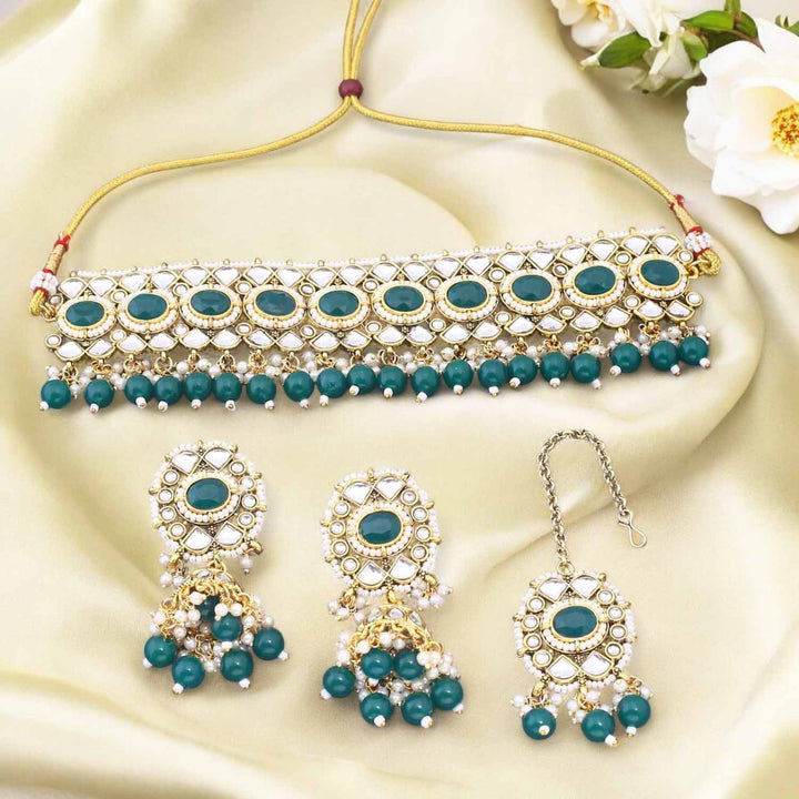Emerald Viandra Kundan Jewellery Set