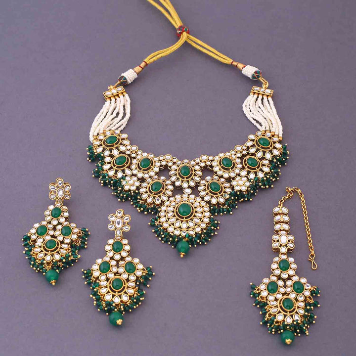 Emerald Vidhuta Kundan Jewellery Set