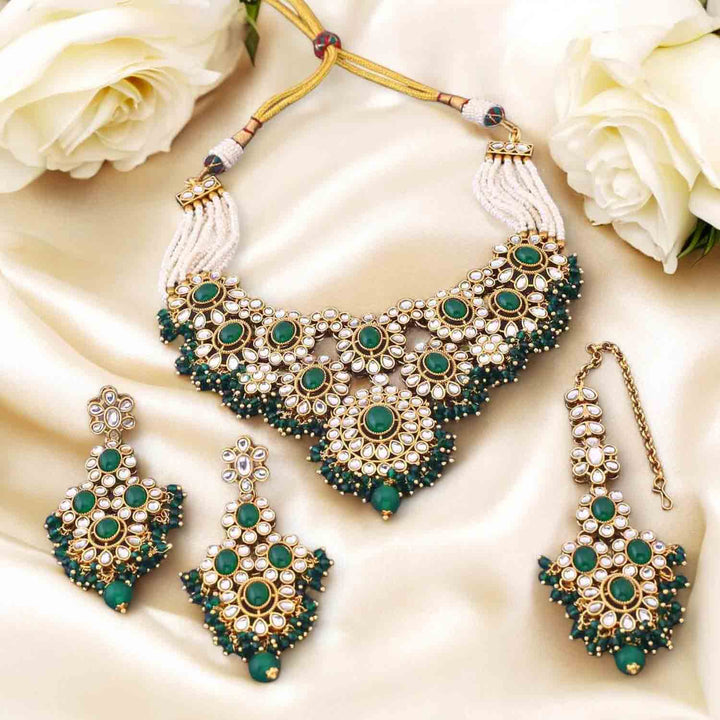 Emerald Vidhuta Kundan Jewellery Set