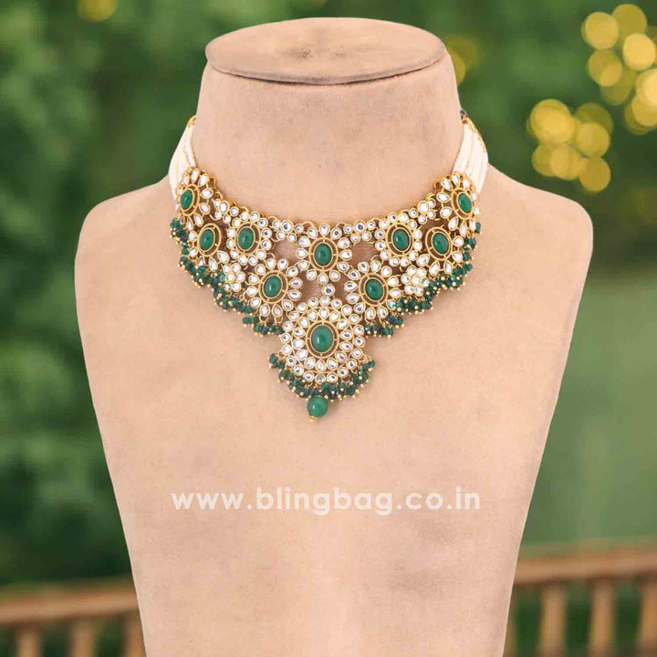 Emerald Vidhuta Kundan Jewellery Set