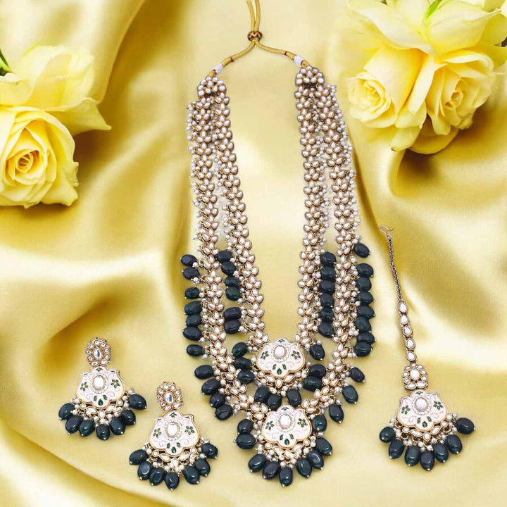 Emerald Vishani Kundan Jewellery Set