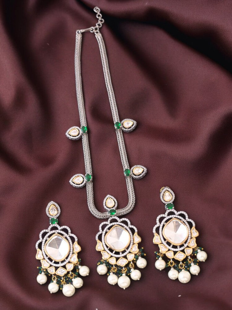 Emerald Vrusti Jewellery Set