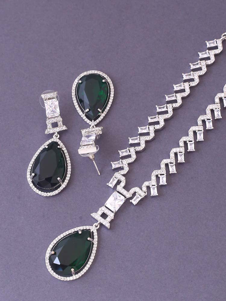 Emerald Xandra Pendant Set