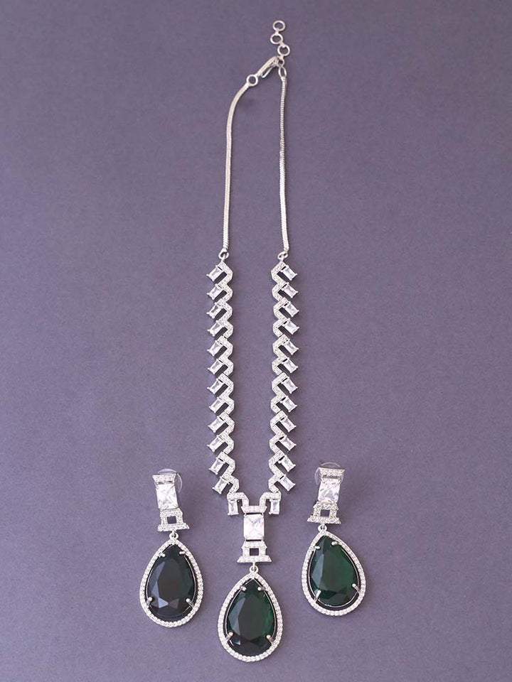 Emerald Xandra Pendant Set
