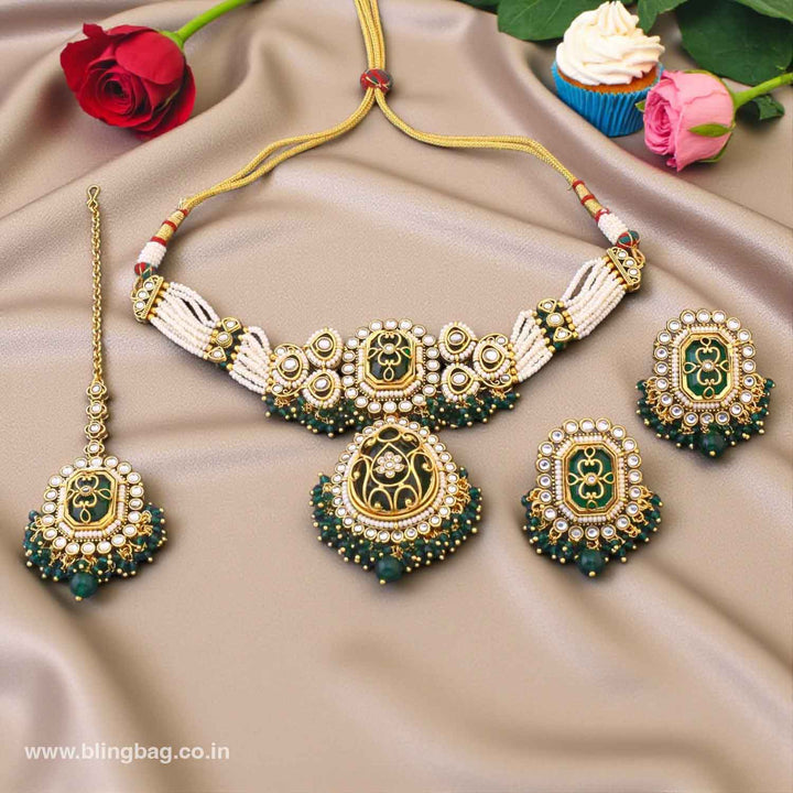 Emerald Ananyaita Kundan Jewellery Set