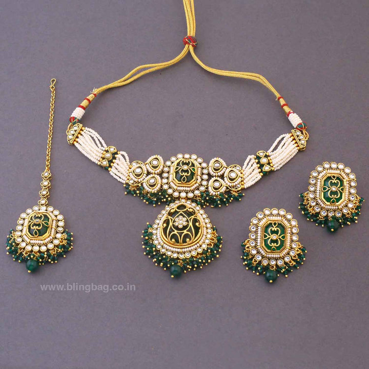 Emerald Ananyaita Kundan Jewellery Set