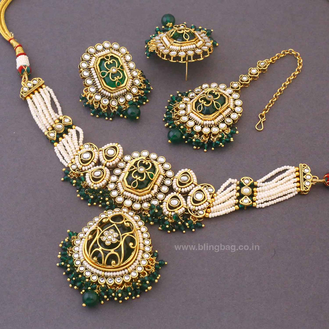 Emerald Ananyaita Kundan Jewellery Set