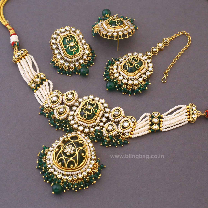 Emerald Ananyaita Kundan Jewellery Set