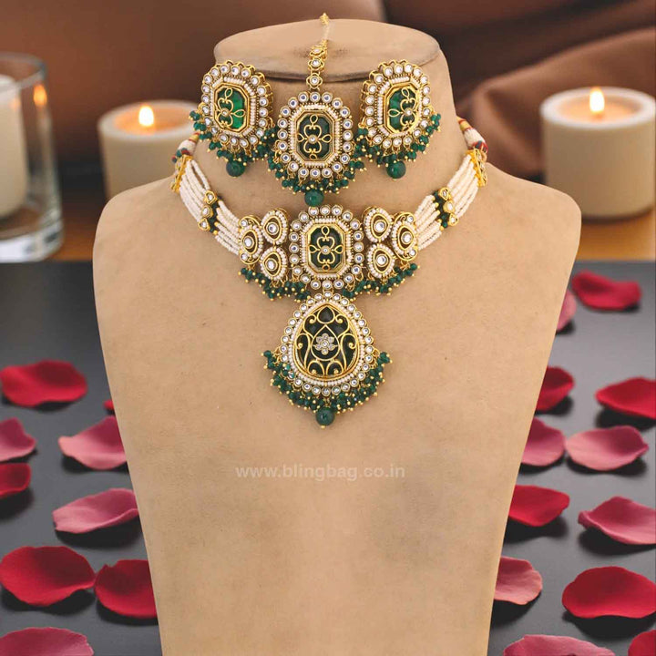 Emerald Ananyaita Kundan Jewellery Set