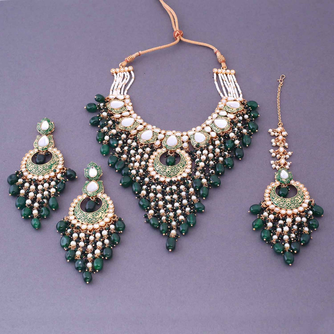 Emerald Yashuma Kundan Jewellery Set