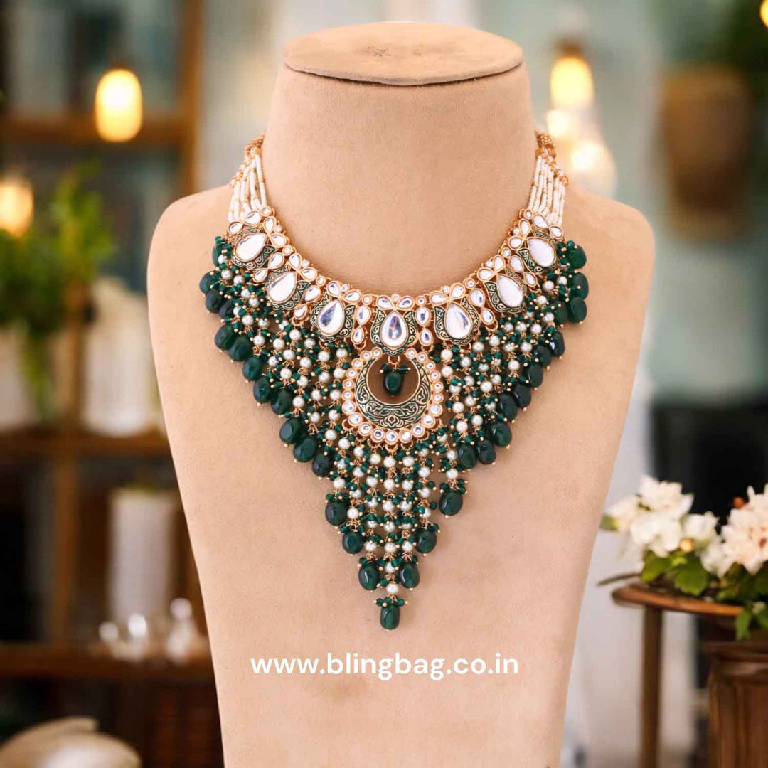 Emerald Yashuma Kundan Jewellery Set