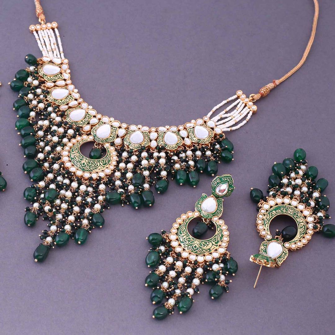 Emerald Yashuma Kundan Jewellery Set
