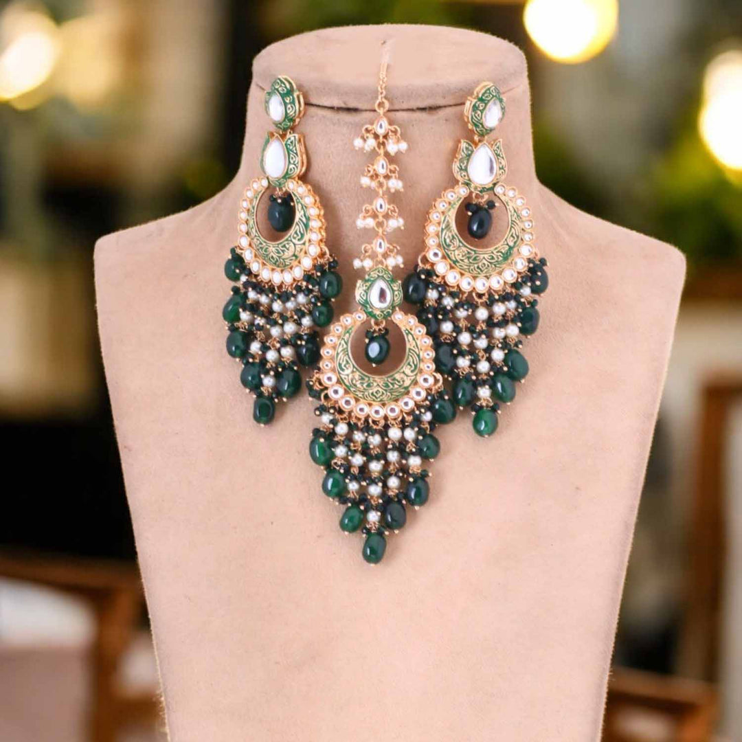 Emerald Yashuma Kundan Jewellery Set