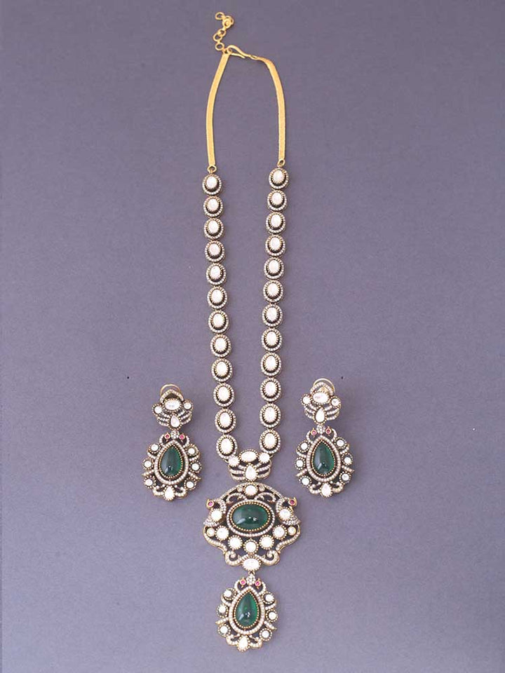 Emerald Yasmin Jewellery Set
