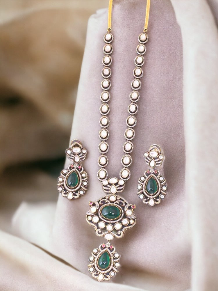 Emerald Yasmin Jewellery Set