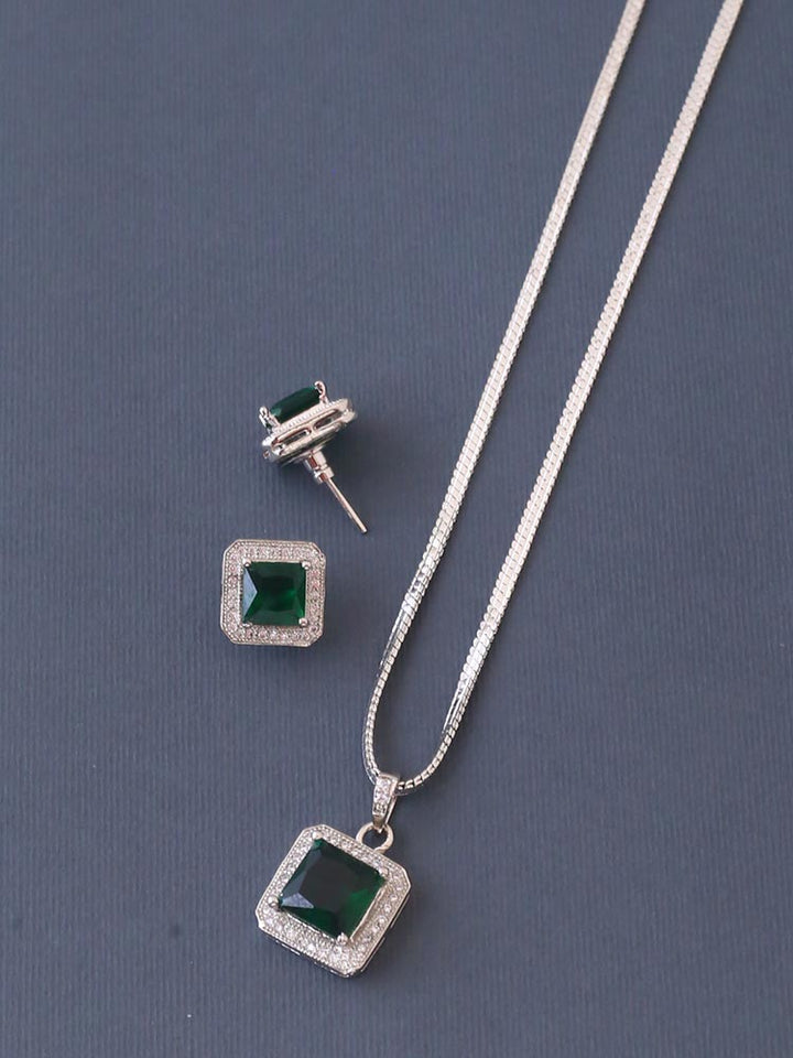 Emerald Zyde Pendant Set