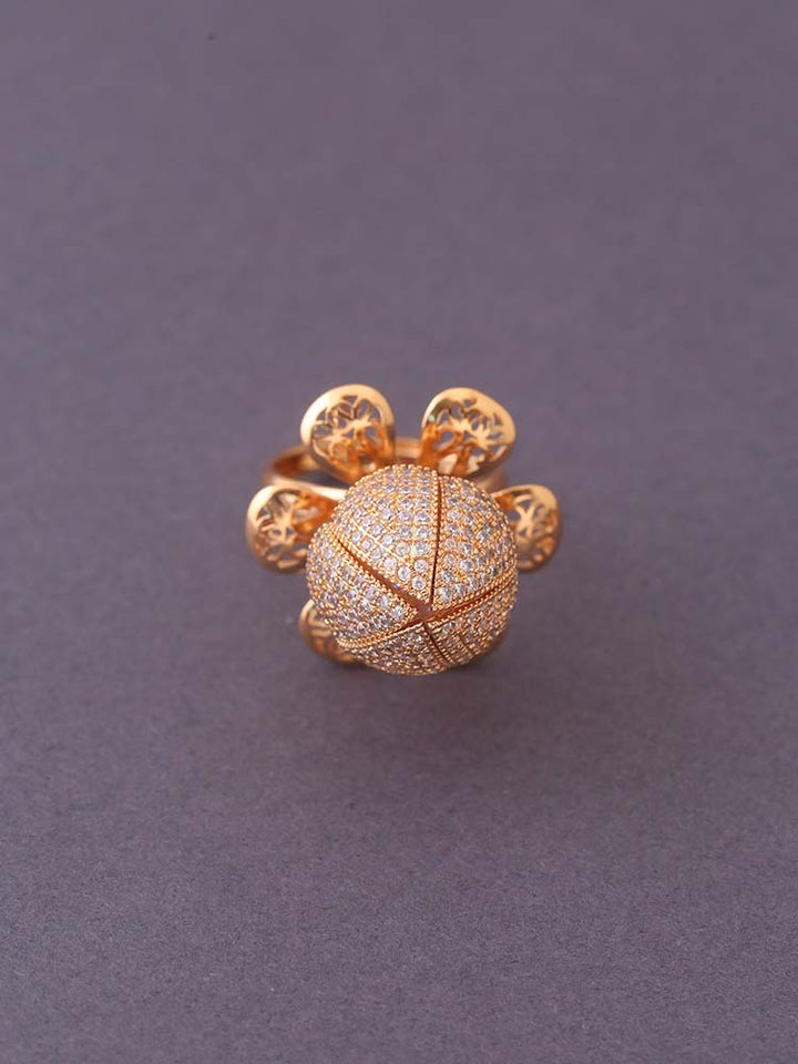 Golden Amrita Zirconia Ring