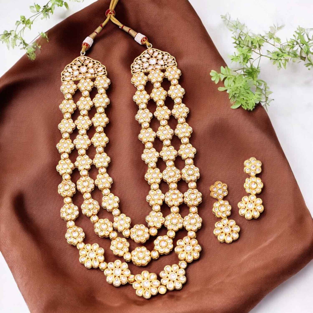 Golden Aabheri Kundan Jewellery Set