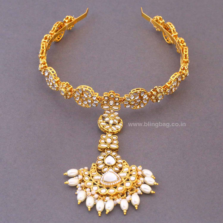 Golden Aanyasha Hairband With Tikka