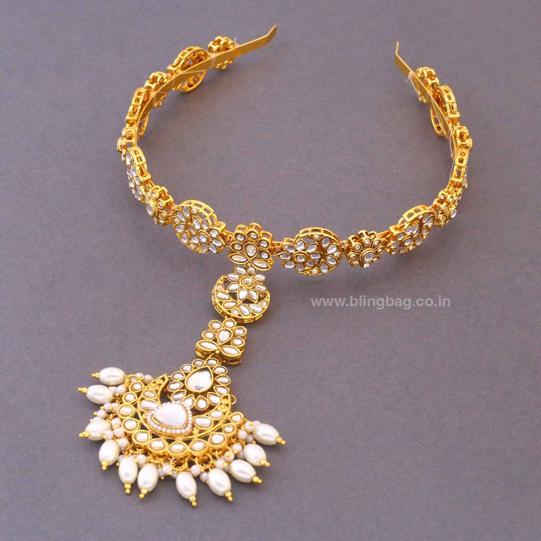 Golden Aanyasha Hairband With Tikka