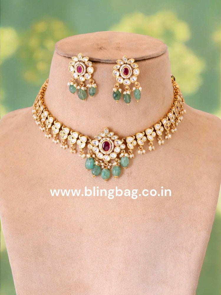 Golden Abhinaya Kundan Jewellery Set