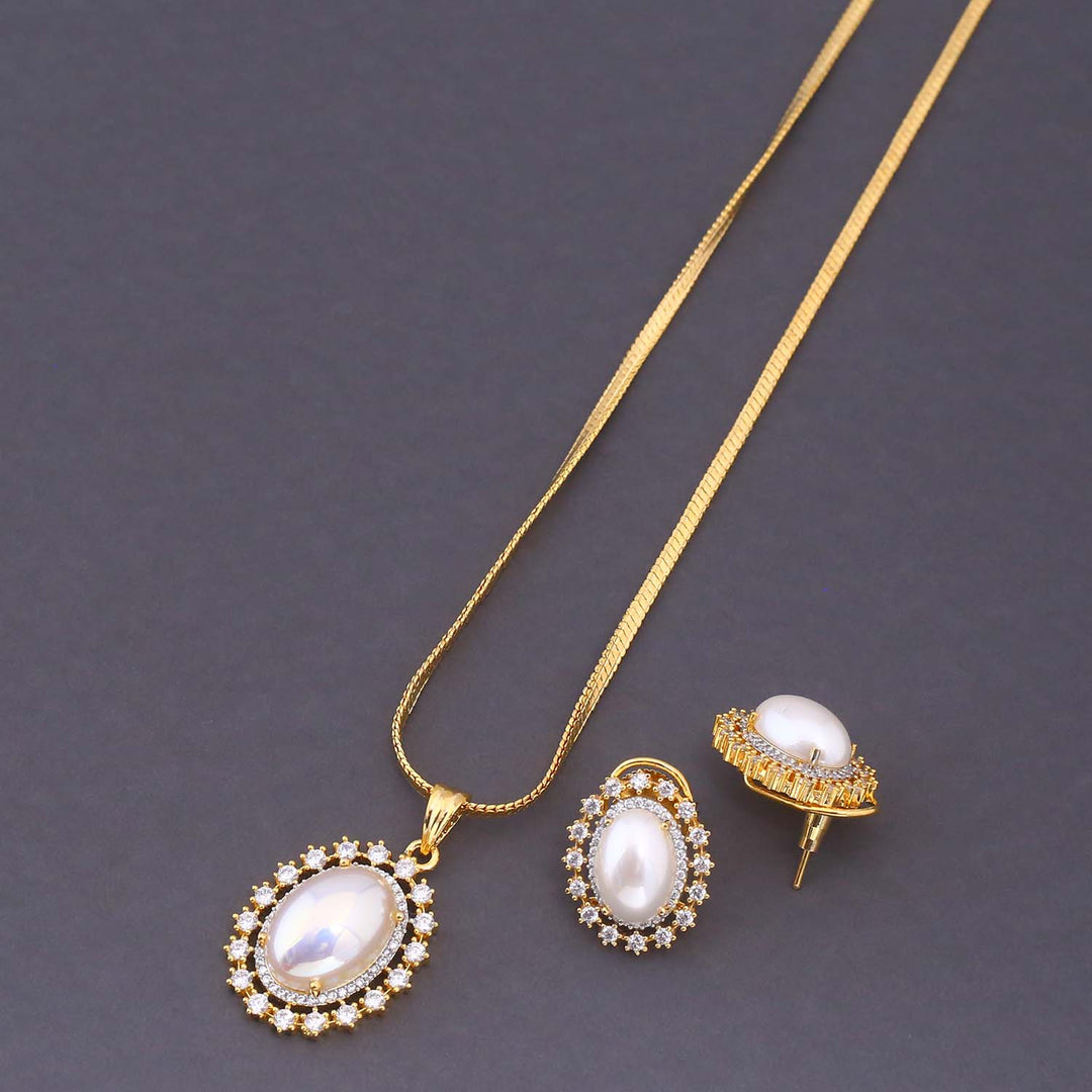 Golden Aila Zirconia Pendant Set