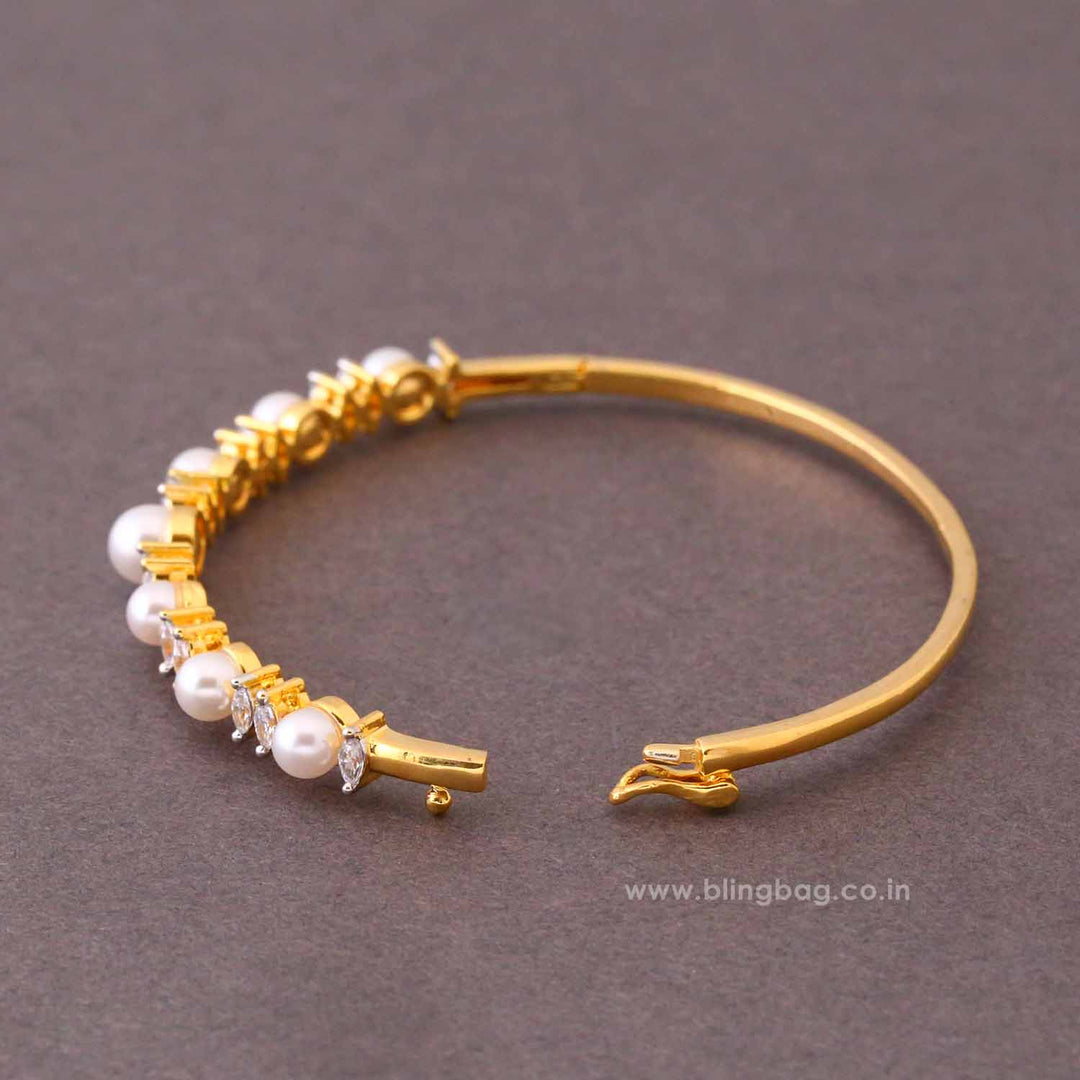Golden Alice Bracelet